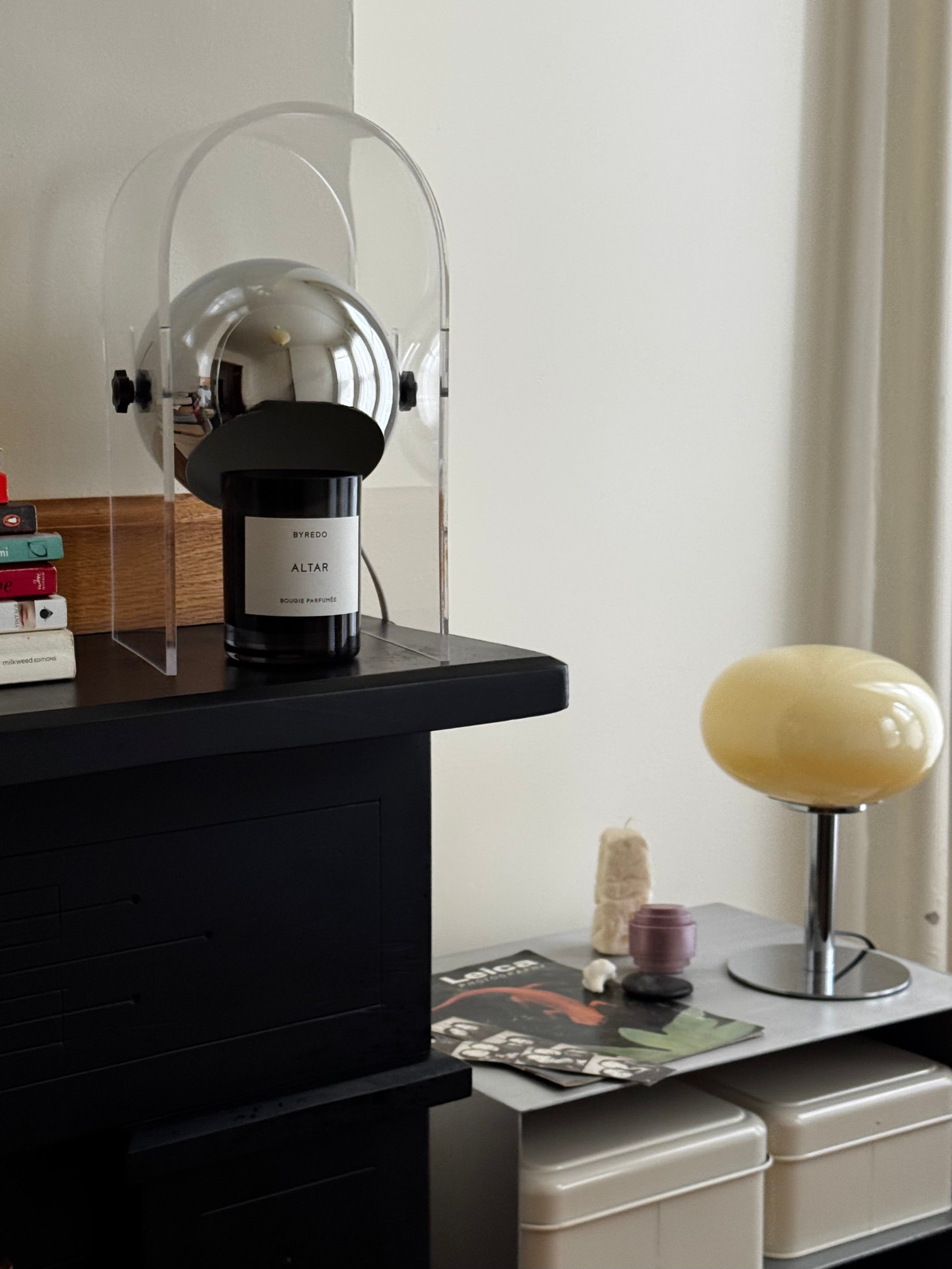 The Roma - Lucy’s Lamps is a modern table lamp with a retro touch, perfect as a bedside lamp, desk lamp, or side table lamp. This minimalist lamp works as a small table lamp, aesthetic desk lamp, or light therapy lamp for bedroom table lamps or table lamps for living room use.